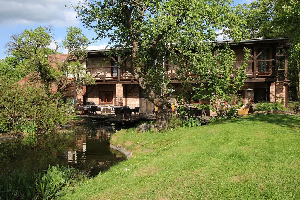 Areal Botanika Hotel Unhošť Eksteriør billede