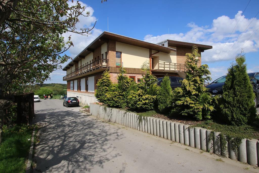 Areal Botanika Hotel Unhošť Eksteriør billede