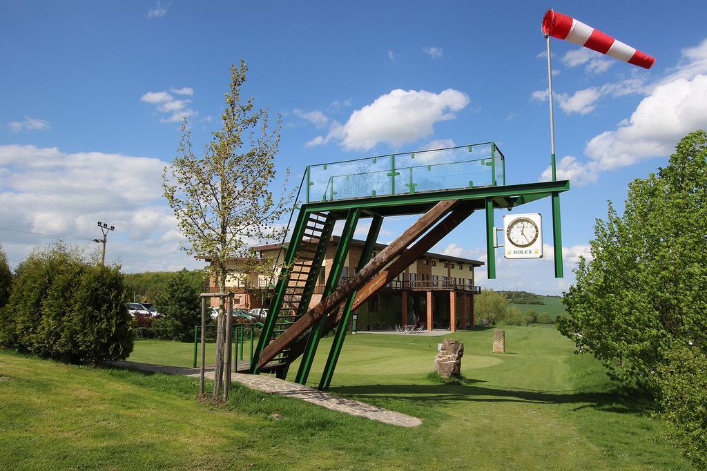 Areal Botanika Hotel Unhošť Eksteriør billede