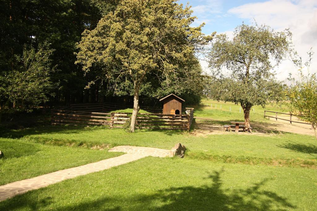Areal Botanika Hotel Unhošť Eksteriør billede