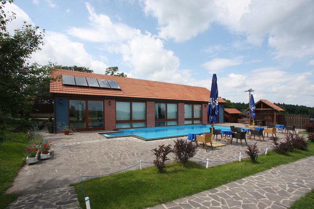 Areal Botanika Hotel Unhošť Eksteriør billede