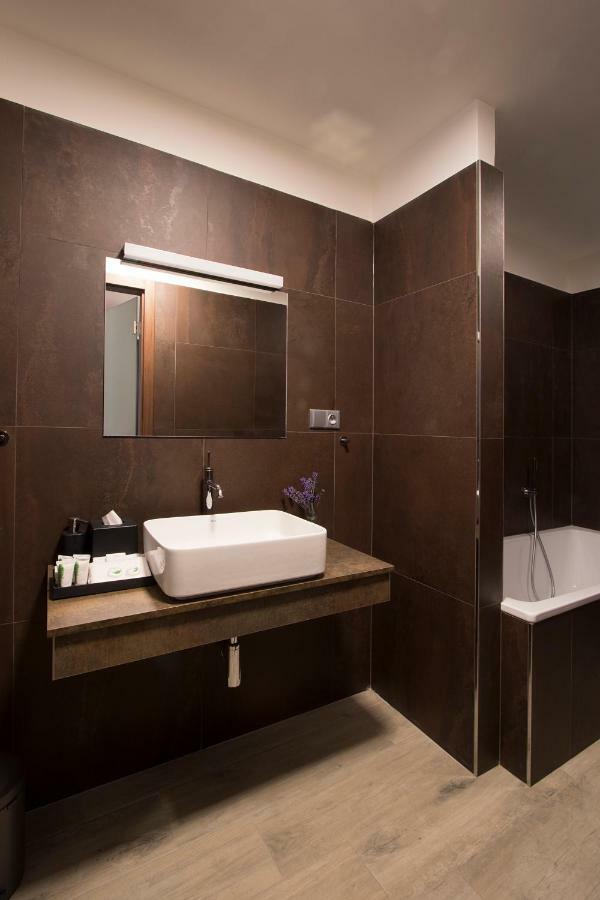 Areal Botanika Hotel Unhošť Eksteriør billede