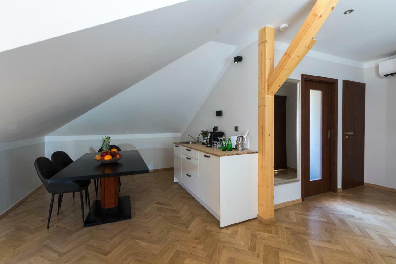 Areal Botanika Hotel Unhošť Eksteriør billede