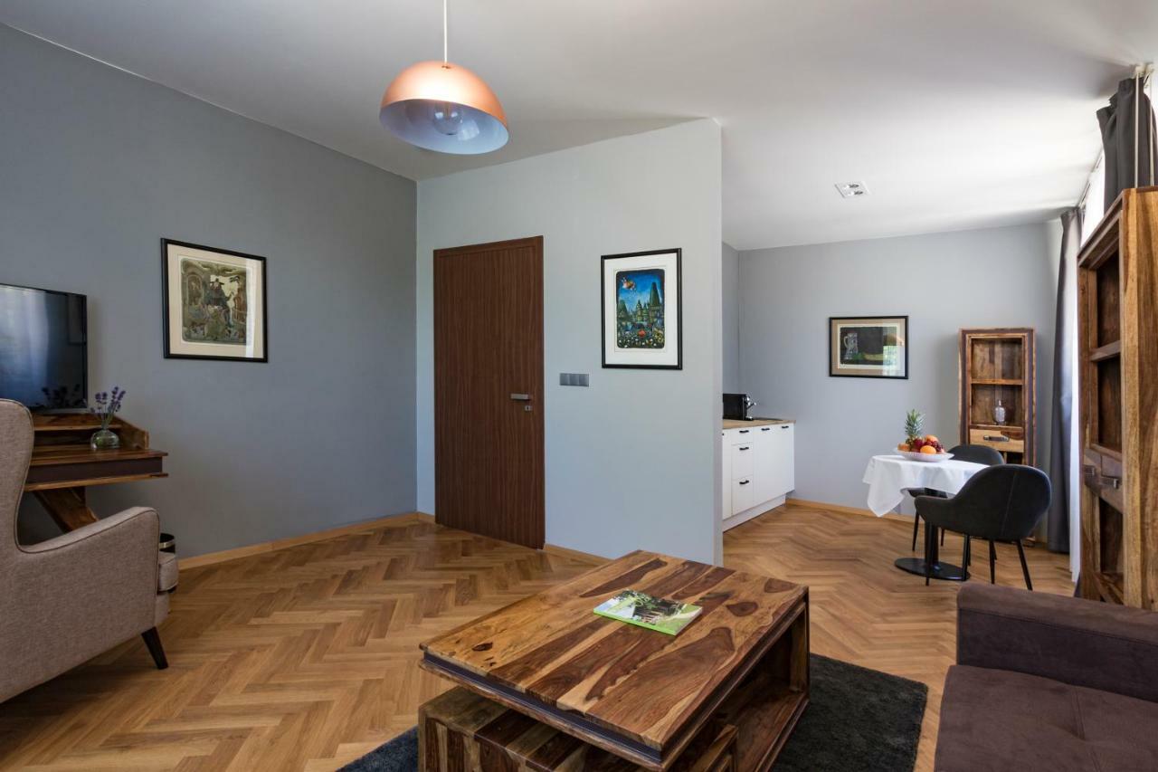 Areal Botanika Hotel Unhošť Eksteriør billede