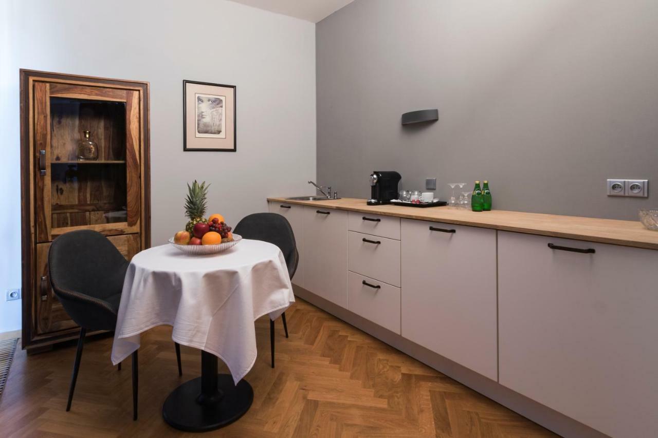 Areal Botanika Hotel Unhošť Eksteriør billede