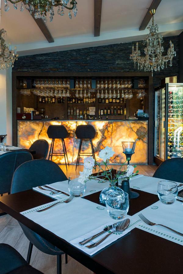 Areal Botanika Hotel Unhošť Eksteriør billede