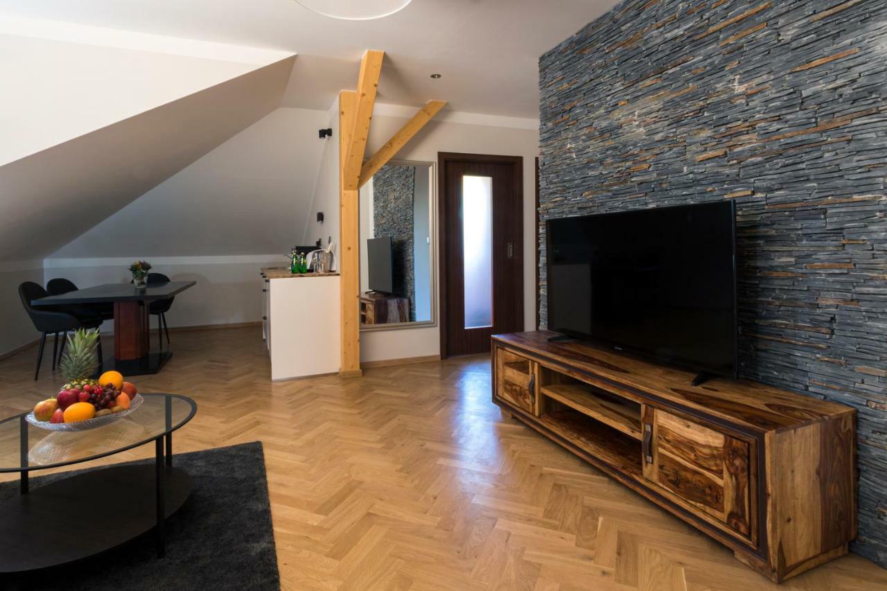 Areal Botanika Hotel Unhošť Eksteriør billede