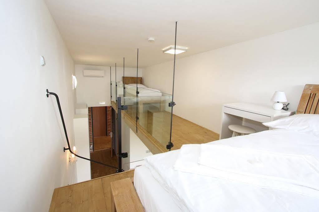Areal Botanika Hotel Unhošť Eksteriør billede